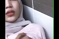 Sexy Kashmiri muslim hijabi girl fucked boobs show
